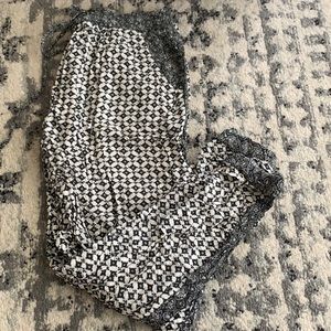 Loose jogger type pants